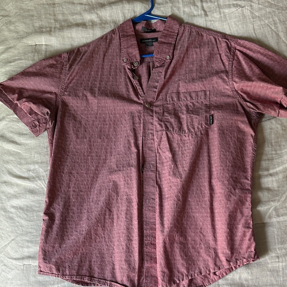 Eddie Bauer Men's Short Sleeve Button-Up Shirt in Red